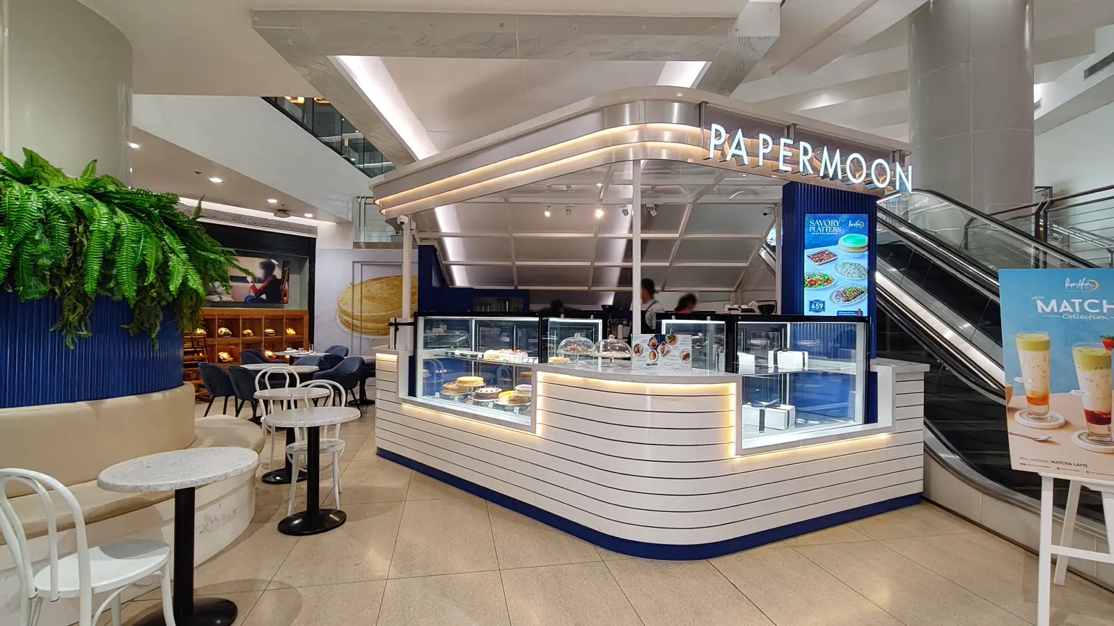 PAPER MOON in Gateway Mall